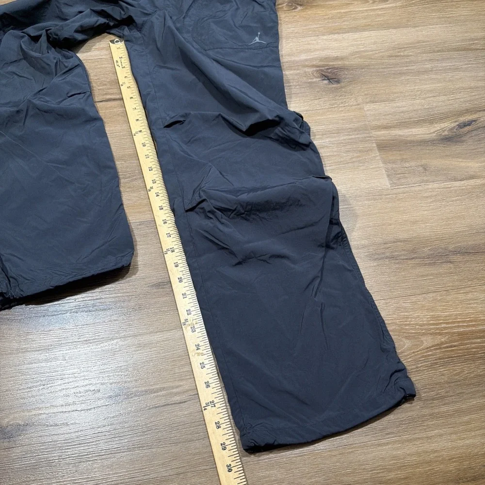Nike Jordan Essentials Woven Nylon Pants Men's XS FV7306-010 Black Loose Fit 30